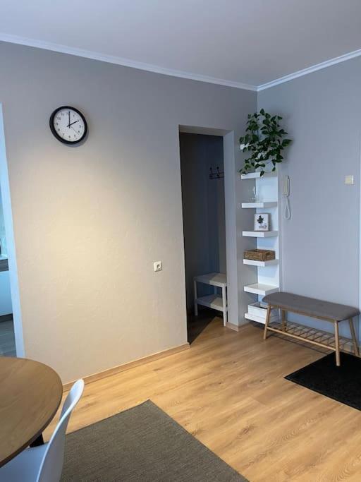 Cozy Close To Airport 里加